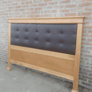 Respaldo de Cama Clásico con Tapizado Elegante